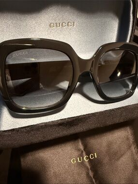Gucci Square Sunglssss